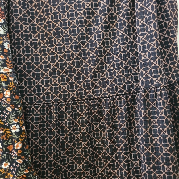 2 For 1 Floral and Geometric Midi Dresses - Picture 4 of 5